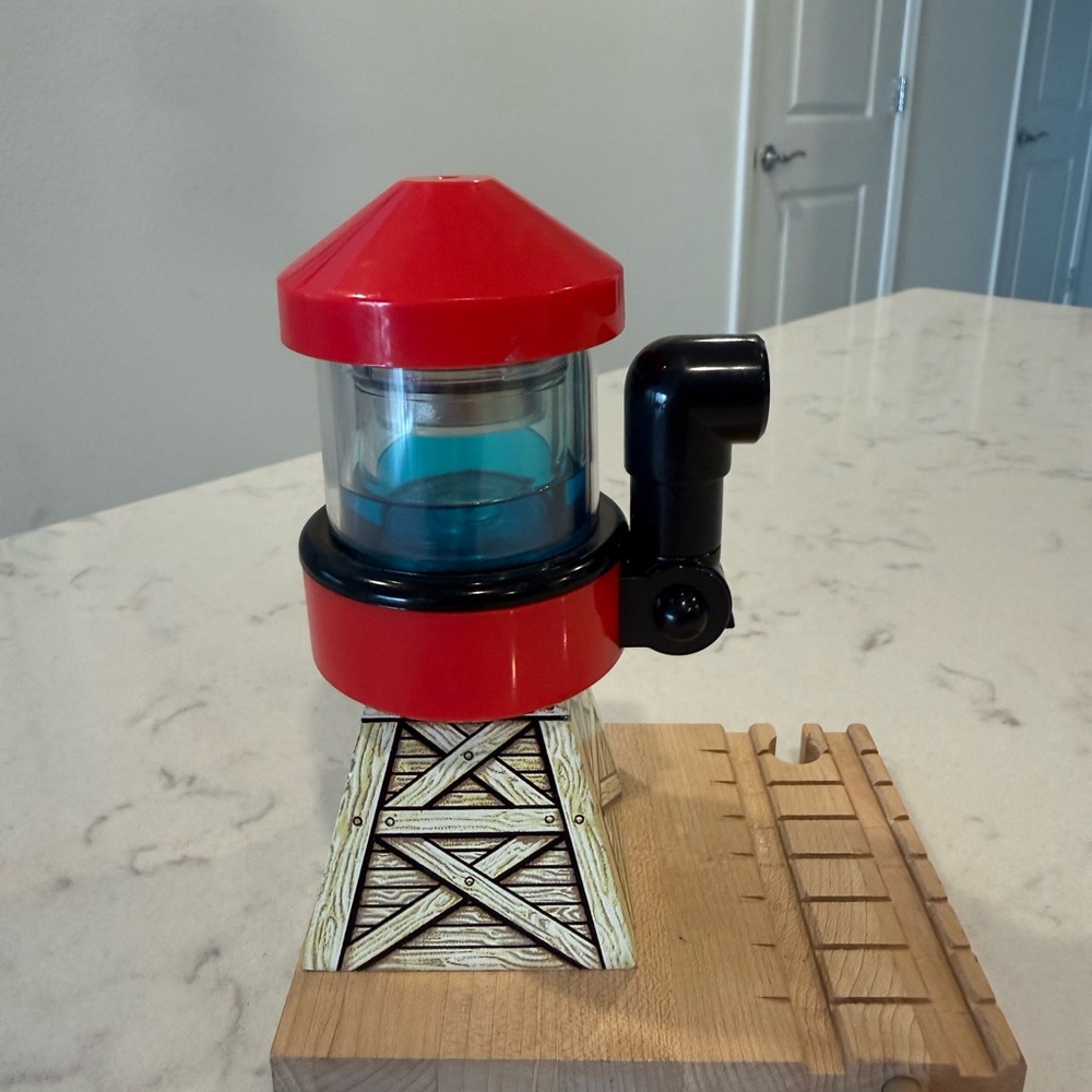 Thomas the Train Water Tower - Picture 7 of 7